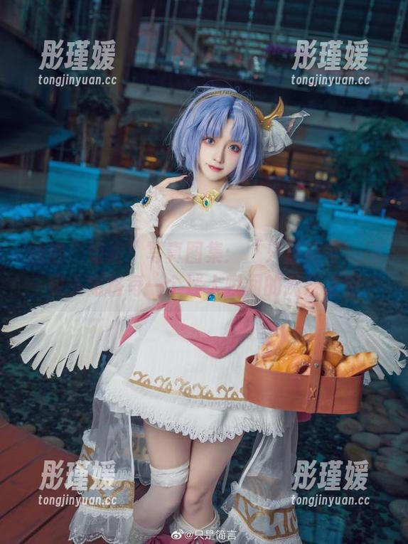精选“姐姐”写真图集：“只是简言”用镜头定格每一个迷人瞬间的探索之旅