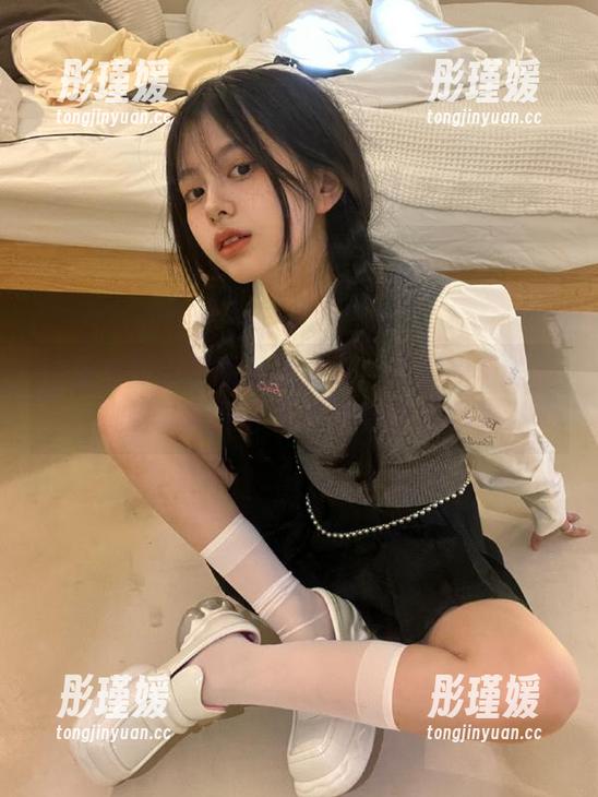 这里有你想要的免费资源！喵糖映画的《蝴蝶结女仆》写真等你来下载！