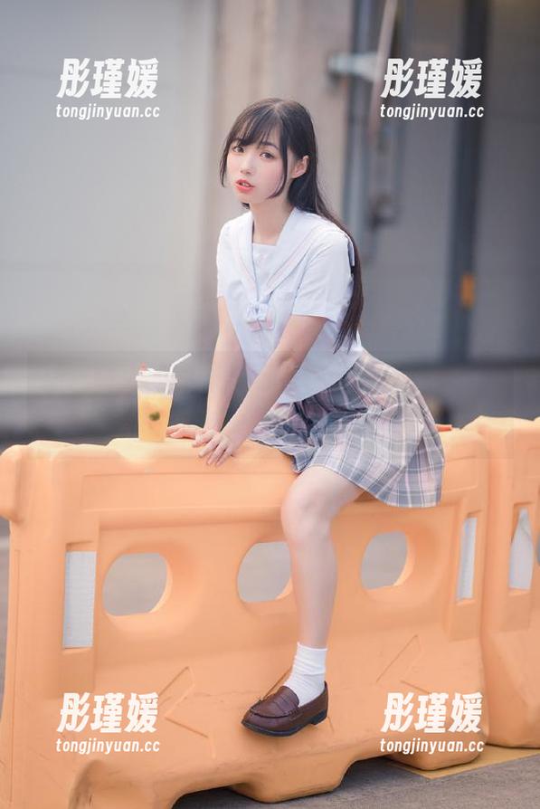 细腻动人的瞬间，喵糖映画白T少女高清套图，让你忍不住想赞叹！