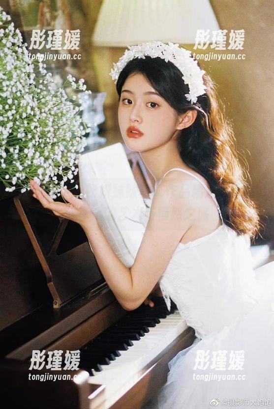 壹吻映画 - 雅妍妹妹写真作品精选图库，分享她的艺术与情感之旅