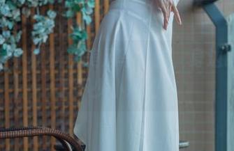 下载夏小秋秋秋美足写真集，身边瞬间多了不少小心脏！