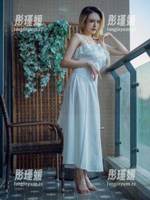 下载夏小秋秋秋美足写真集，身边瞬间多了不少小心脏！