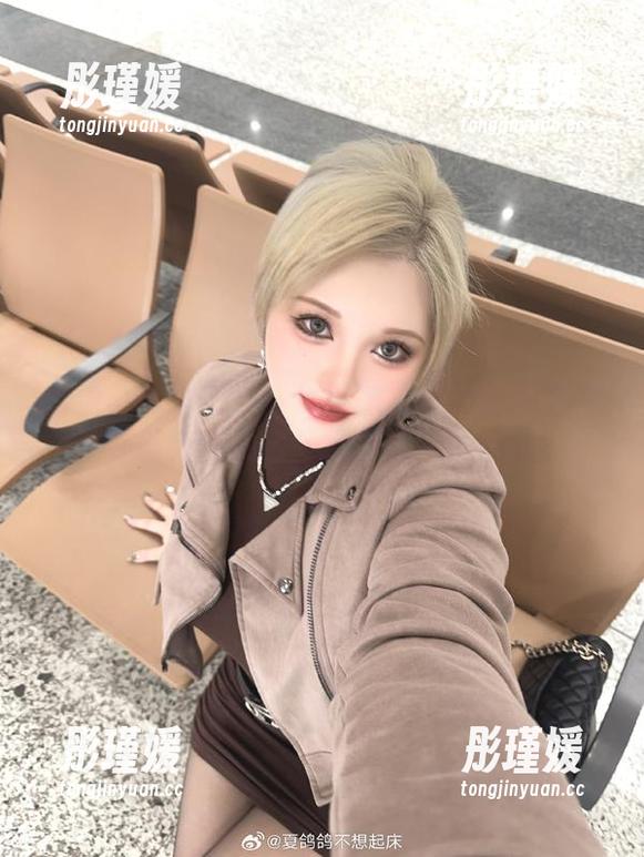 高清写真大放送：夏鸽鸽不想起床与霞之丘诗羽完美融合，真是眼睛的盛宴！