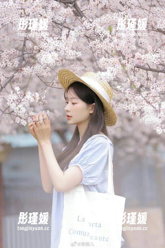 头条女神 - 乔安牛仔裤写真集：时尚与个性的精彩资源展示
