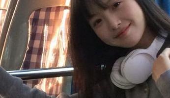 头条女神 – 高清壁纸下载：娜露童颜写真，与你分享她的甜美瞬间