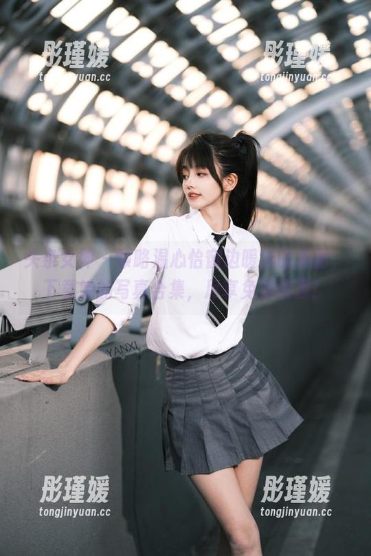 头条女神 - 领略温心怡窗边暖洋的美丽，下载她的写真合集，尽享免费资源！