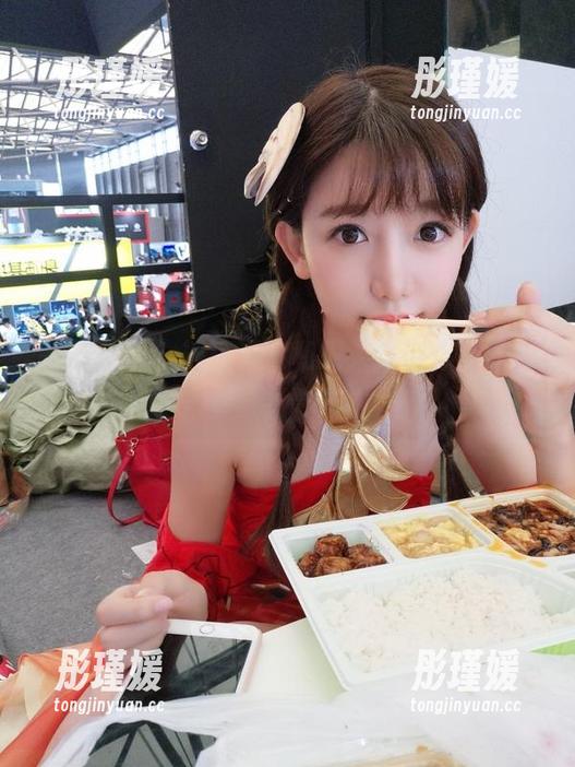 头条女神 - 神琦泽步和双人，带你领略无圣光下的摄影艺术之美