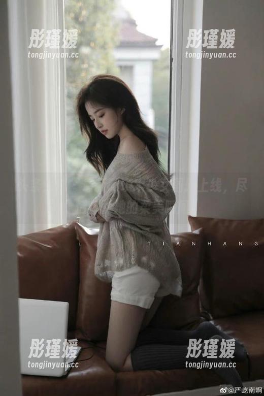 头条女神 - 最新萌琪琪少女图册上线，尽情体验她的柔美瞬间