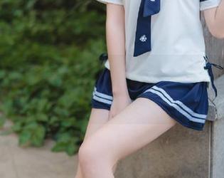 走进女主K的世界：蓝色泳装女仆写真原图照片全揭秘！