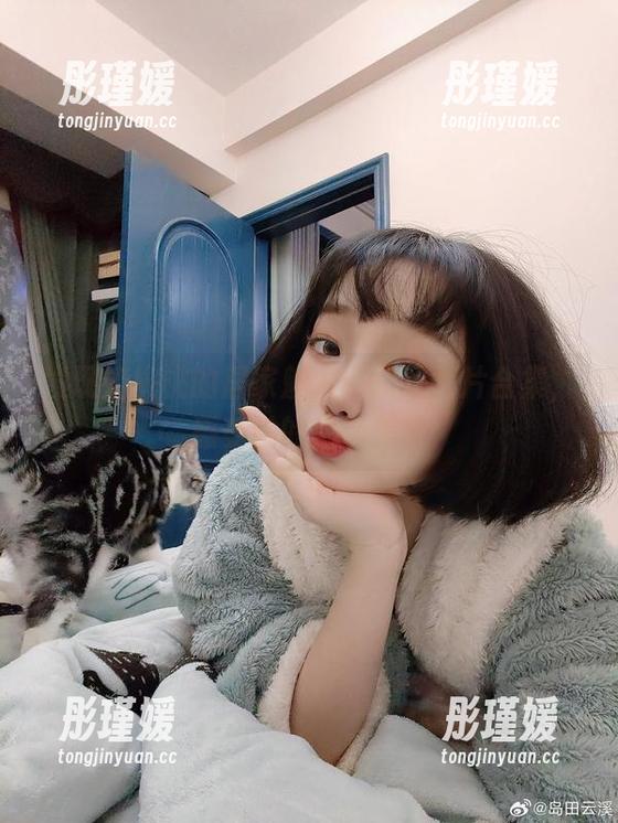 发现奶桃桃的居家魅力：精致图片合集，感受她的生活美学