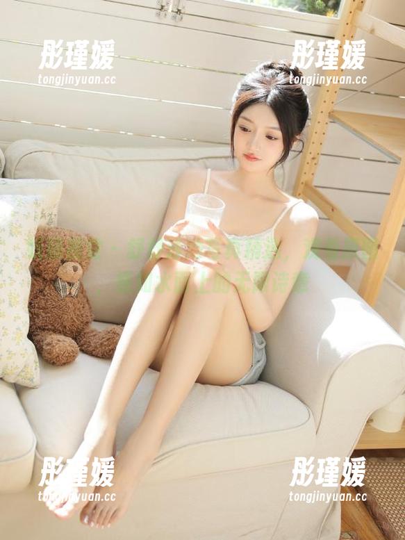 妖精视觉 - 舒舒泳池写真精选，观看原图，感知水面上的无限诗意
