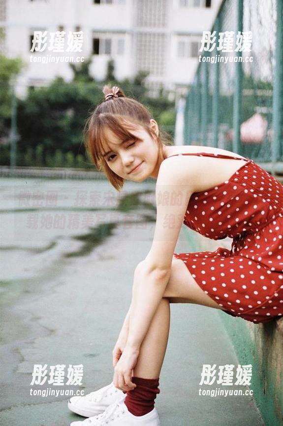 微密圈 - 探索宋昱欣厨娘的日常，免费下载她的精美写真套图，绝对不容错过！