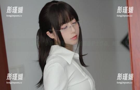 不怕黑暗！免费看“小容仔咕咕咕w”的黑暗护士作品，绝对搞笑！