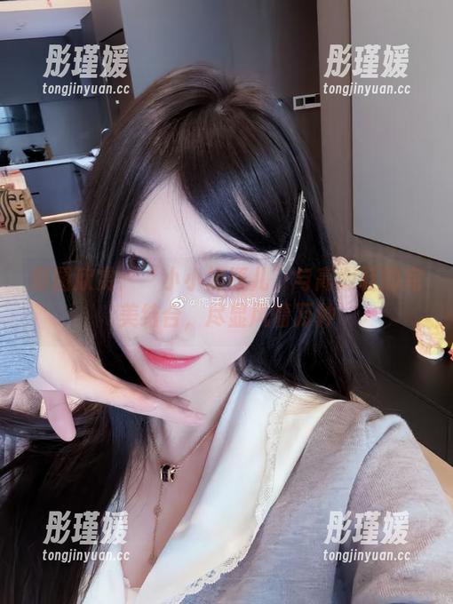 原图欣赏：“小小奶瓶儿”与高跟鞋的完美结合，尽显风情万种