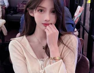 小小奶瓶儿携手《丝带女友》，超美作品免费与你分享，点击查看！