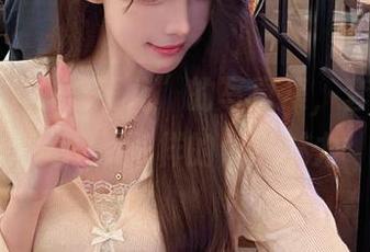 揭秘“小小奶瓶儿”的写真集，套装原图展现不一样的个人魅力