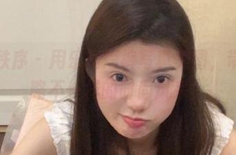 少女秩序 – 用乐栀短裤写真美图，带你领略不一样的时尚风采！
