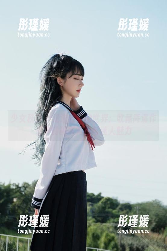 少女秩序 - 走进鹿可的世界：收藏高清作品中的秘书角色与迷人魅力