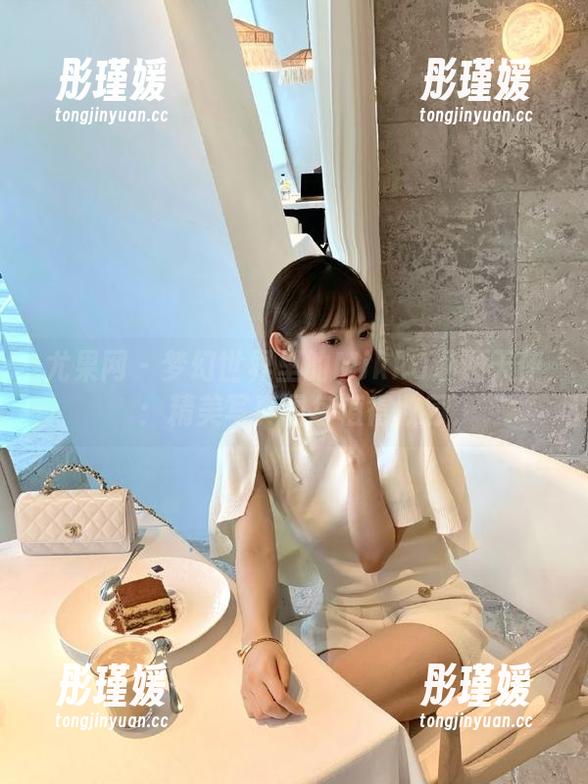 尤果网 - 梦幻世界里的Mikka涵涵天使：精美写真图包值得收藏
