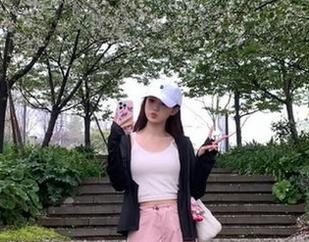 尤果网 – 感受视觉盛宴：乔依琳网袜福利图集，撩动你的内心沉醉与向往