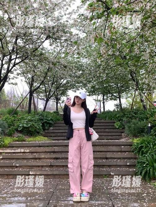 尤果网 - 感受视觉盛宴：乔依琳网袜福利图集，撩动你的内心沉醉与向往