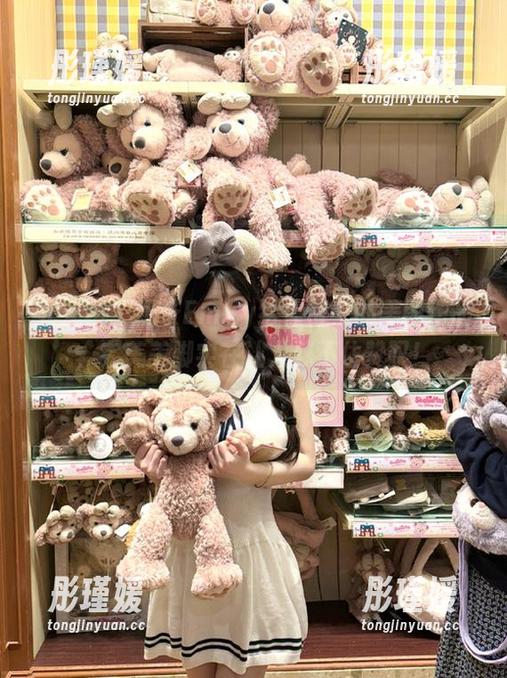 尤果网 - 奶茶Emily给你带来的美图作品，完美美脚实在让人忍不住赞叹！