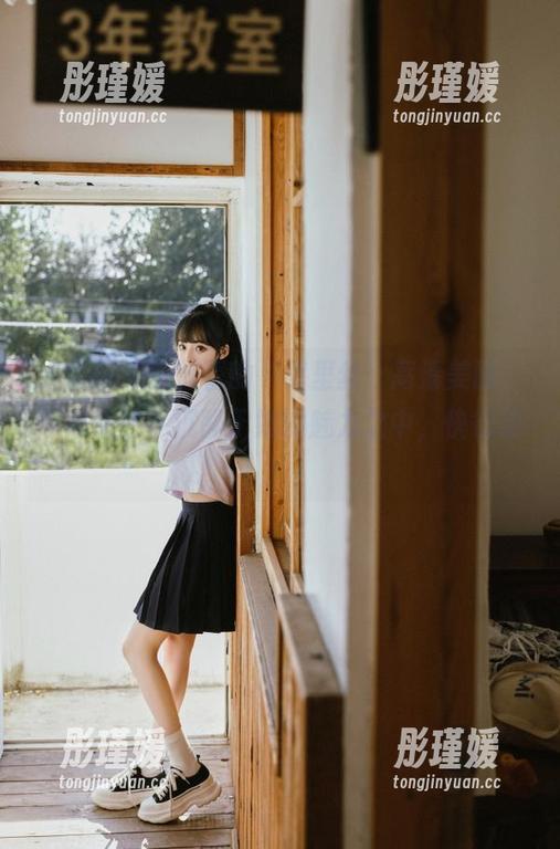 尤果网 - 安沛蕾的‘裤里丝’高清美图，下载后让你沉醉于她的魅力之中，快行动！