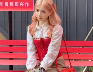 尤果网 – 小欧的白衬衫摄影作品，成为你收藏照片资源的绝佳选择