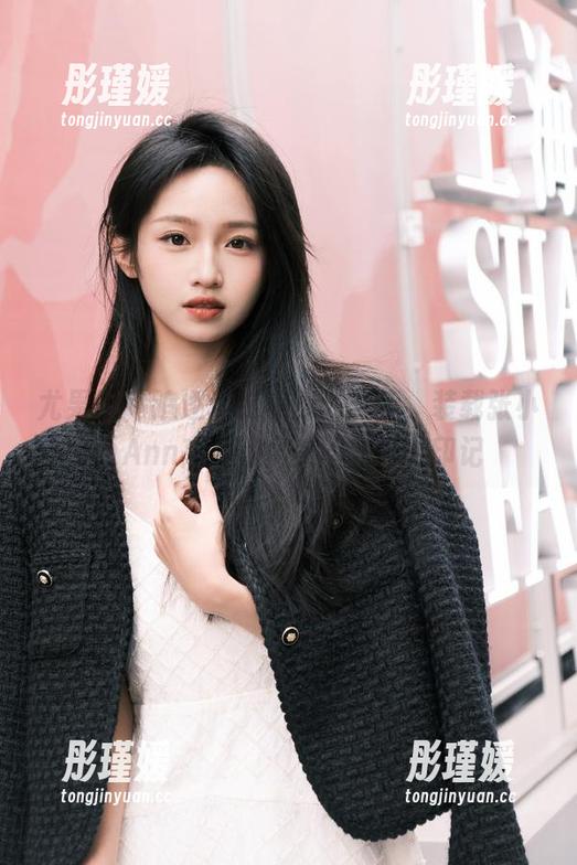 尤果网 - 追逐清纯美丽的脚步，装载张小西Ann高清写真美图的青春印记