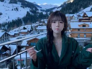 尤果网 – 徐梓伊居家写真福利图集，带来无与伦比的温馨氛围，绝对不容错过！