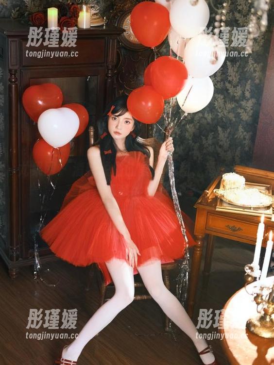 尤果网 - 清新脱俗的曼曼白裙,带来高质图片下载的视觉享受 尤果网 - 清新脱俗的曼曼白裙,带来高质图片下载的视觉享受