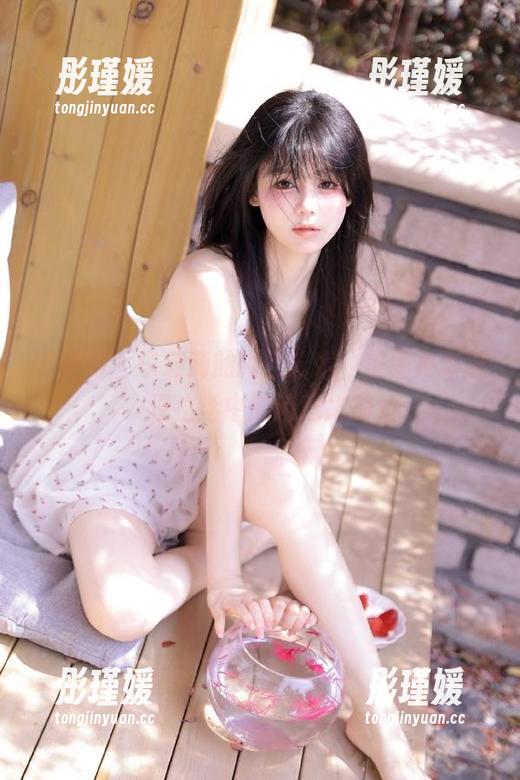 尤果网 - 李莉莉的睡衣艺术，美图更新展现生活中的诗意之美