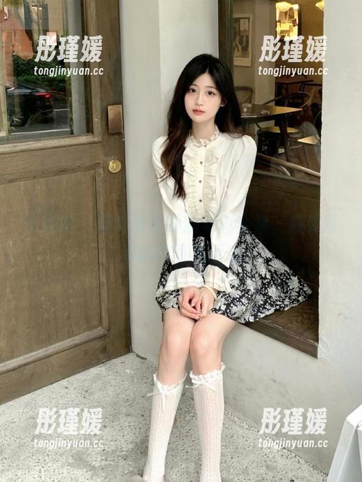 尤果网 - 观看米米校服写真合集，感受青春的纯真与活力