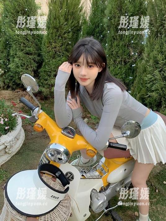尤果网 - 独家图包：艾小青厨娘写真原图，尽情欣赏她的厨艺与风采！