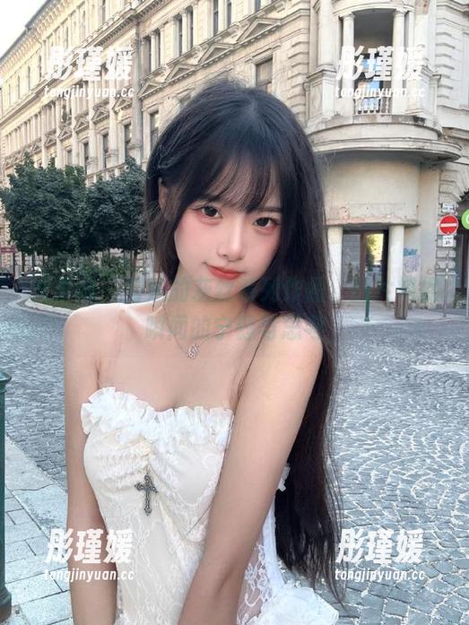 尤果网 - 若涵的灰丝系列作品，图片捕捉瞬间的宁静与思考