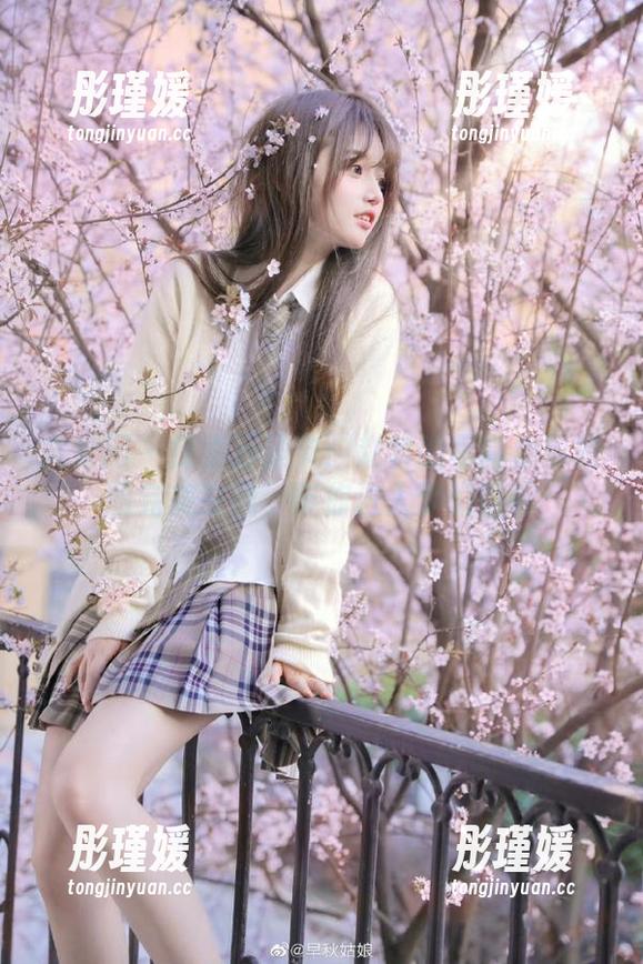尤果网 - 探索万圣节：赵雪的写真集与原图完美交融，带你进入梦幻世界