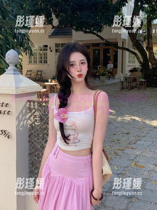 尤果网 - 陈怡曼白色风格套图：作品展示女性力量与柔美气质