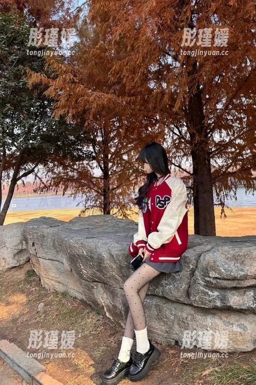尤蜜荟 - 精致Carol周妍希棉袜美图合集：从细节中窥见时尚与舒适的完美结合