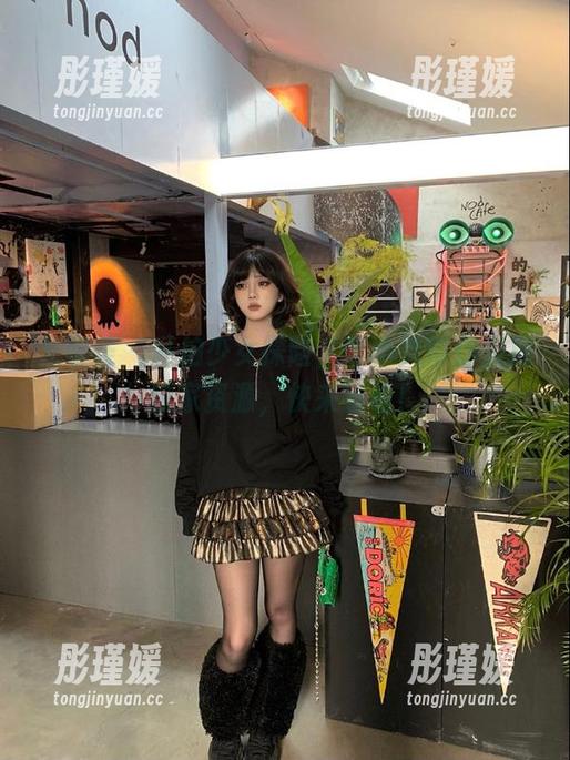 尤蜜荟 - 私拍少女探险，谭小灵带你发掘独家资源，快来看看！