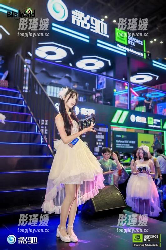 尤蜜荟 - 黄乐然与灰丝的完美融合，呈现唯美原图写真