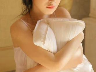 异思趣向 – 职场女神小九：OL制服（上）系列美图合集，探寻优雅与自信的完美结合