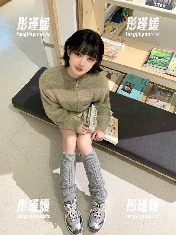 微密圈 - 探秘张思允nice的油亮黑丝制服魅力，免费图册等你来欣赏