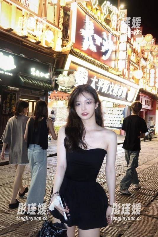 微密圈 - 赶快来看看！徐莉芝的玲珑身姿图包免费分享中！