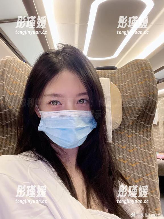 抖娘利世女警写真精选：传递力量与使命的合集展示
