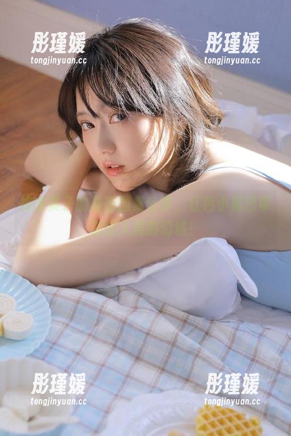 抱走莫子的最新图集分享，红色小尾巴带你进入美的幻境！