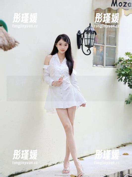 推女神 - 娜依灵儿的水手服私拍美图，让你瞬间感受青春的波动