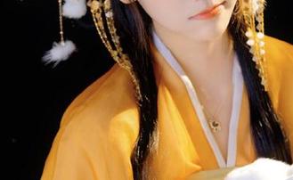 推女神 – 潇同学裸足漫步春天：充满生机的图包合集让人心动！