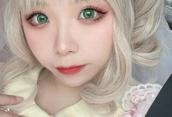 高清版本无颜小天使wy的碧蓝航线红旗袍写真，下载后请慢慢欣赏！