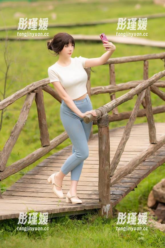 找到家的感觉，下载星之迟迟高清居家写真，让心灵放松！