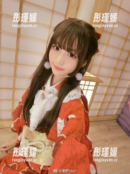 星野saori的豹纹COS照，让我们一起来探讨：穿衣风格和幽默感的完美结合！
